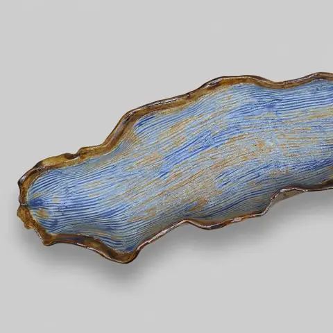 Blue-gold combed leaf tray